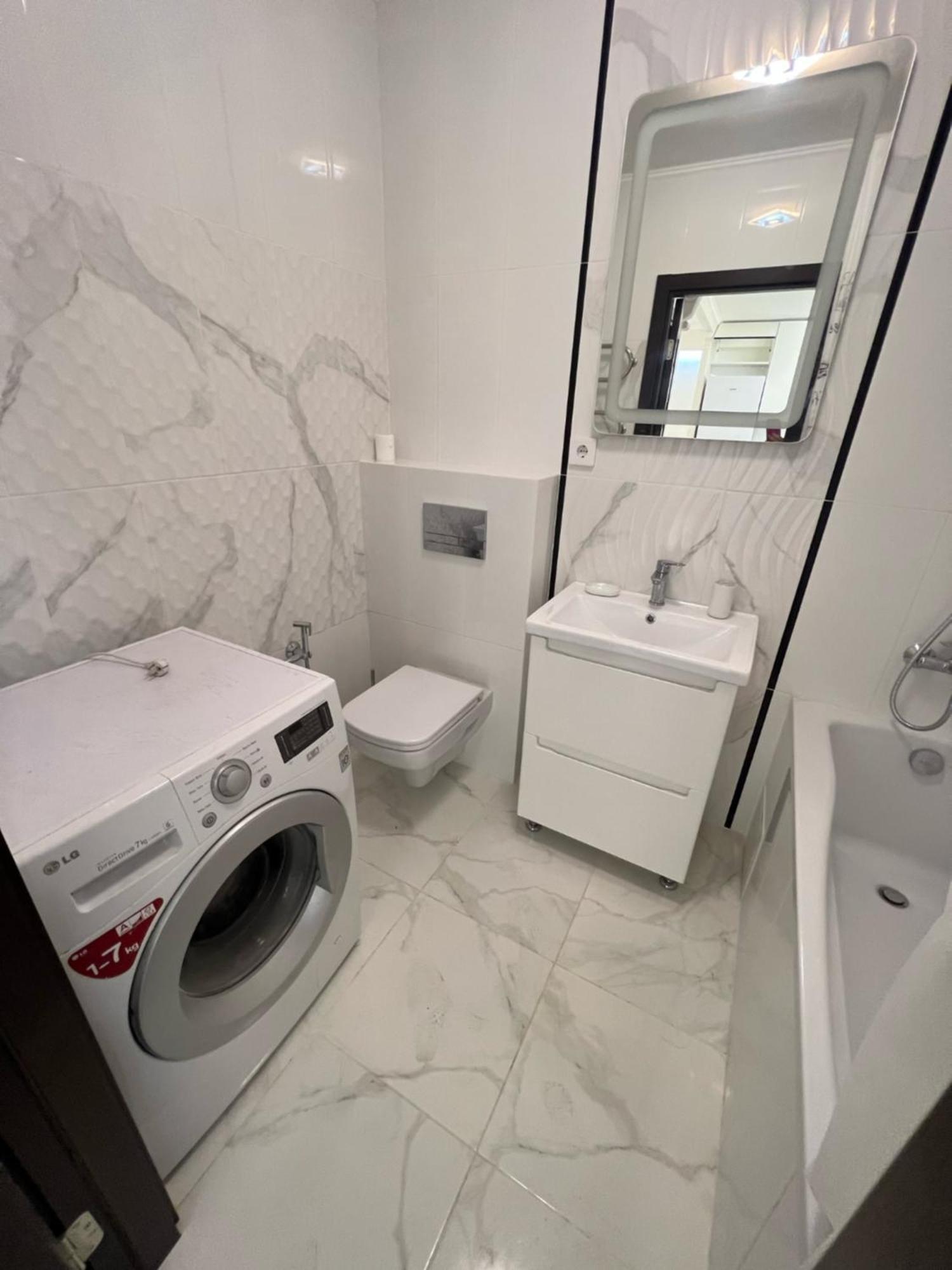 House в новобудові по вул зелена 204 Apartment Lviv